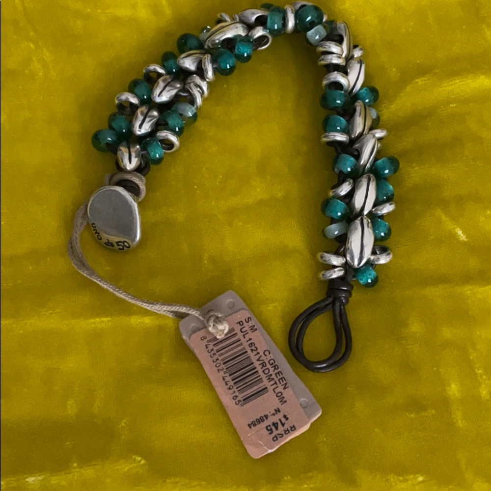 Beautiful green and silver beaded bracelet,Unodr50